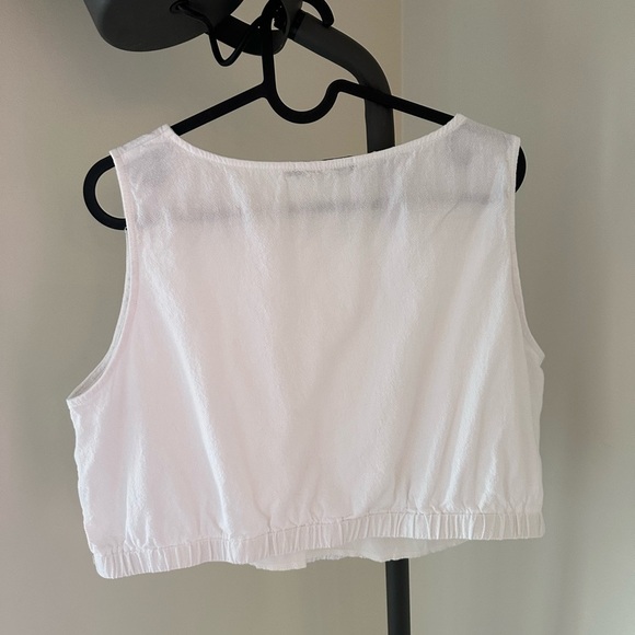 Fancyinn White Sleeveless Crop Tank Top - Picture 6 of 6